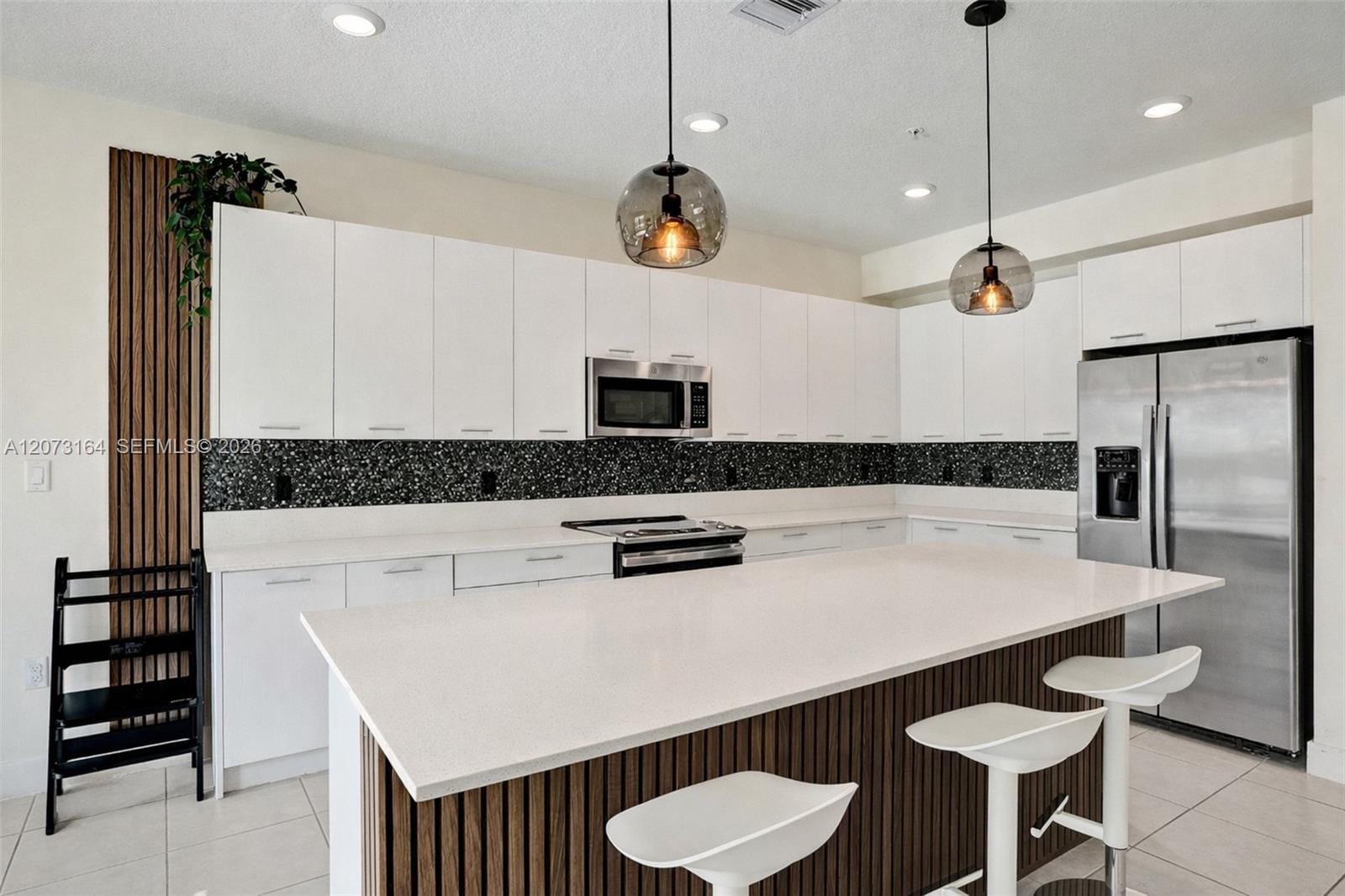 8001 NW 41st Street F-109, Doral, FL 33166 photo 5