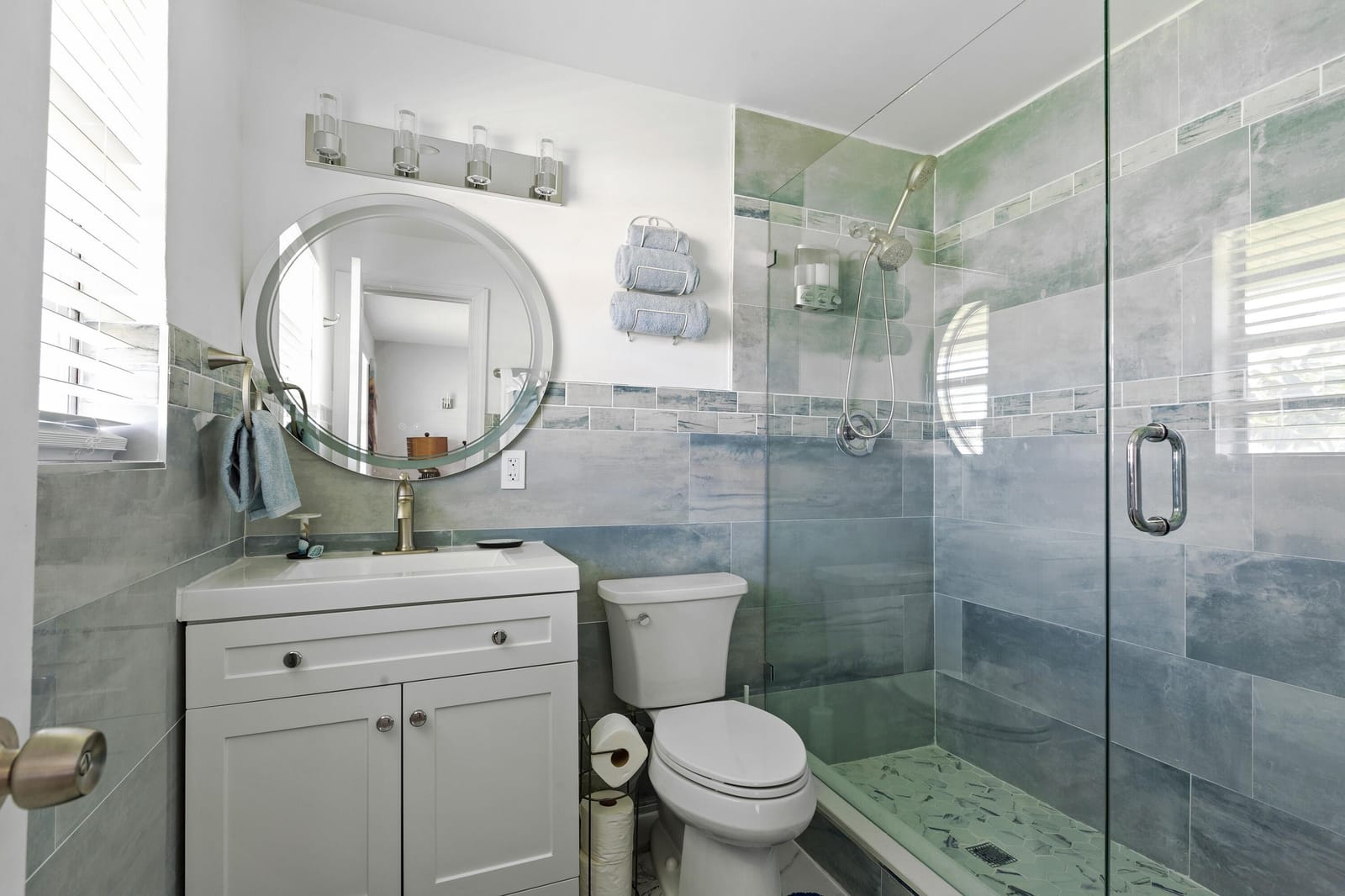 10044 Dasheen Avenue — photo 9