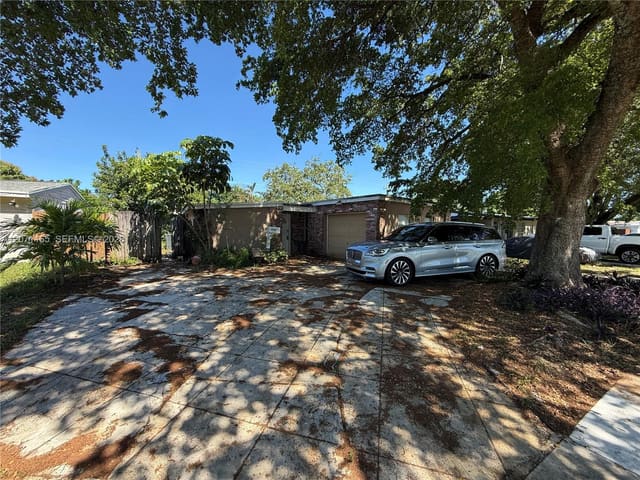 2751 N 66th Avenue, sold in ZIP 33024, Hollywood, FL