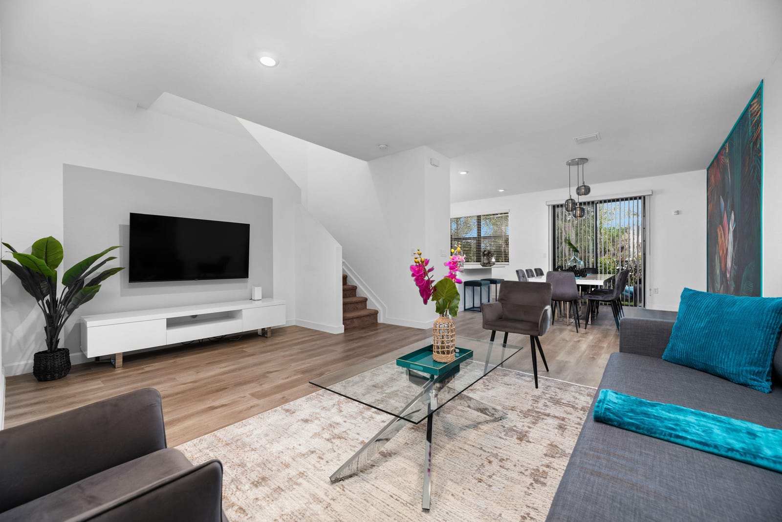 4093 SUNSET Way 4093 — photo 2