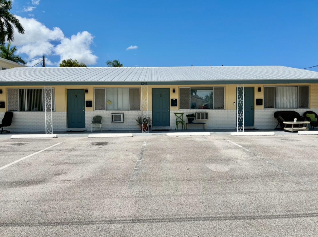 1241 SE 3RD Street 1-4, Deerfield Beach, FL 33441