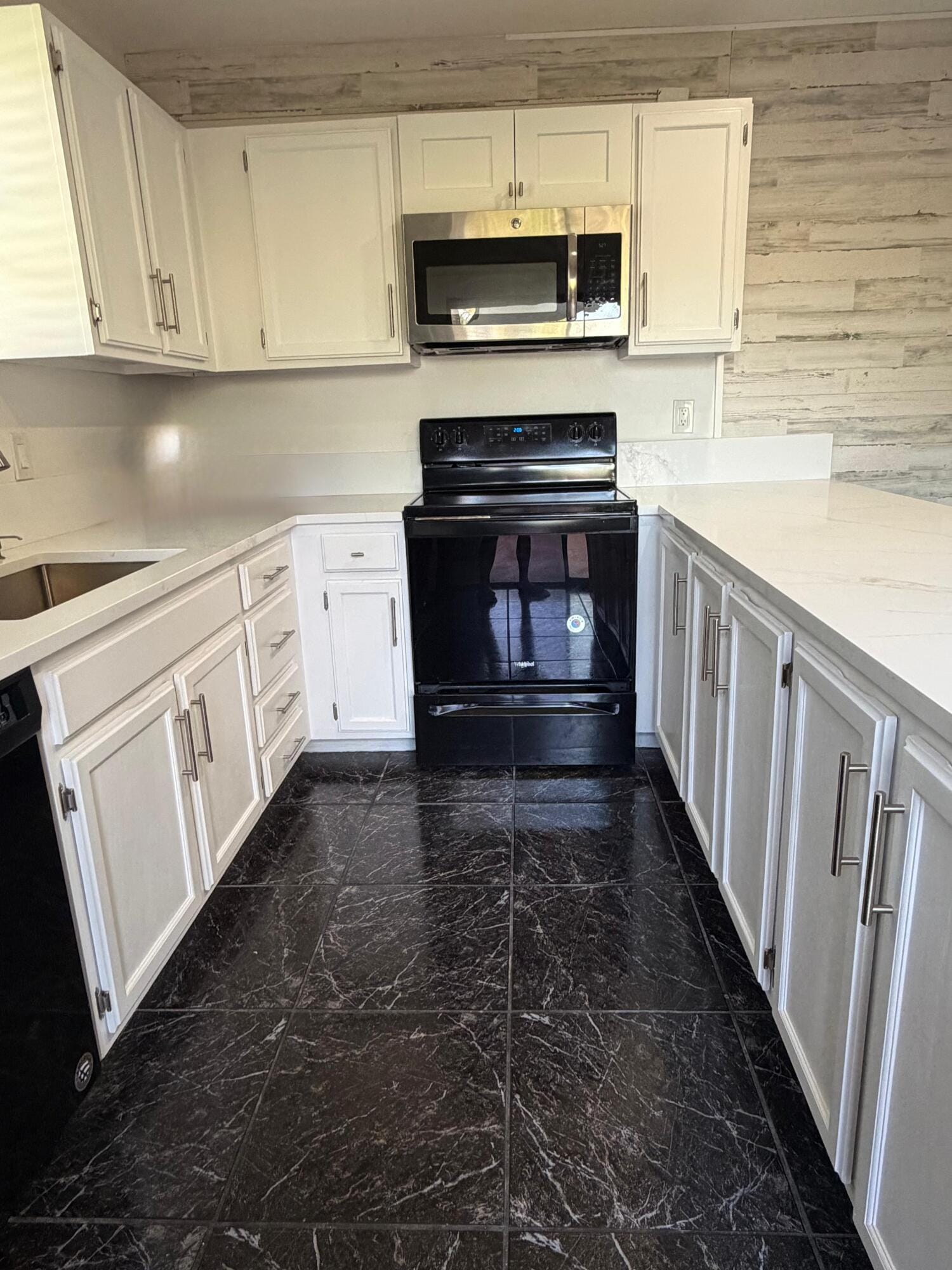 110 N Delaware Boulevard 19C — photo 5