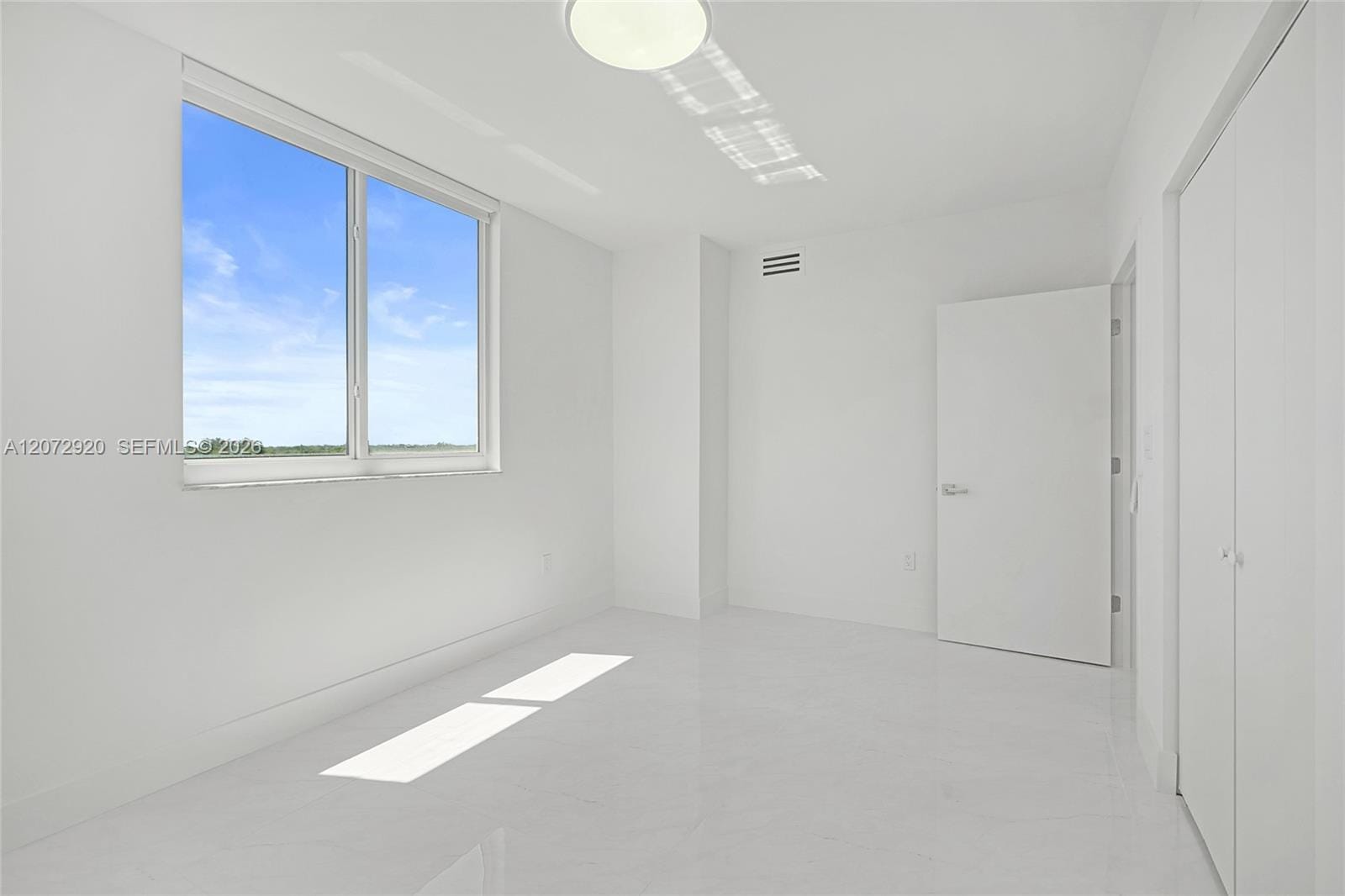 2775 NE 187th Street 514 — photo 10