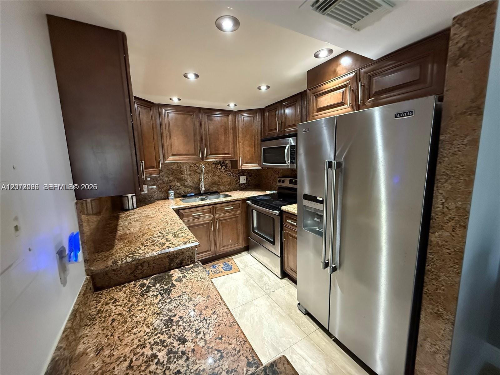 6101 N Falls Cir Drive 405 — photo 5
