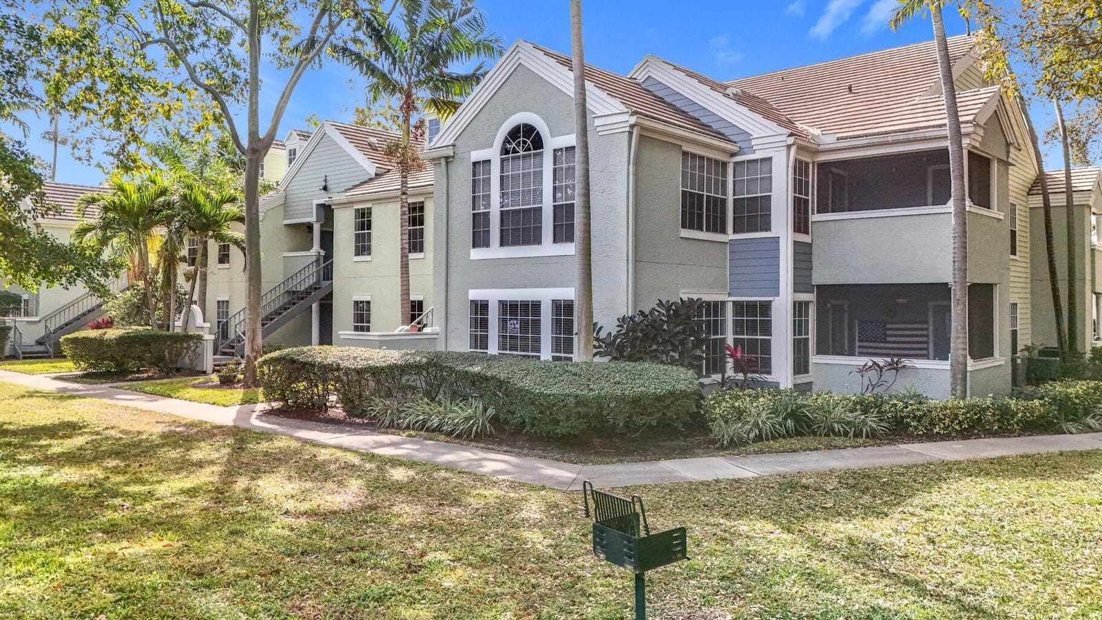 1020 CRYSTAL Way M — photo 2