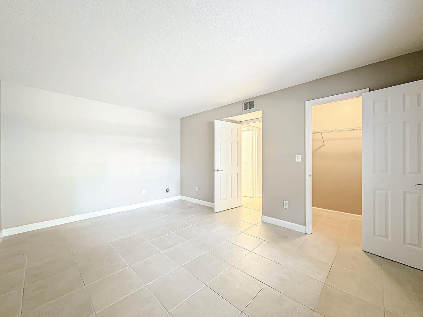 1020 CRYSTAL Way M — photo 12