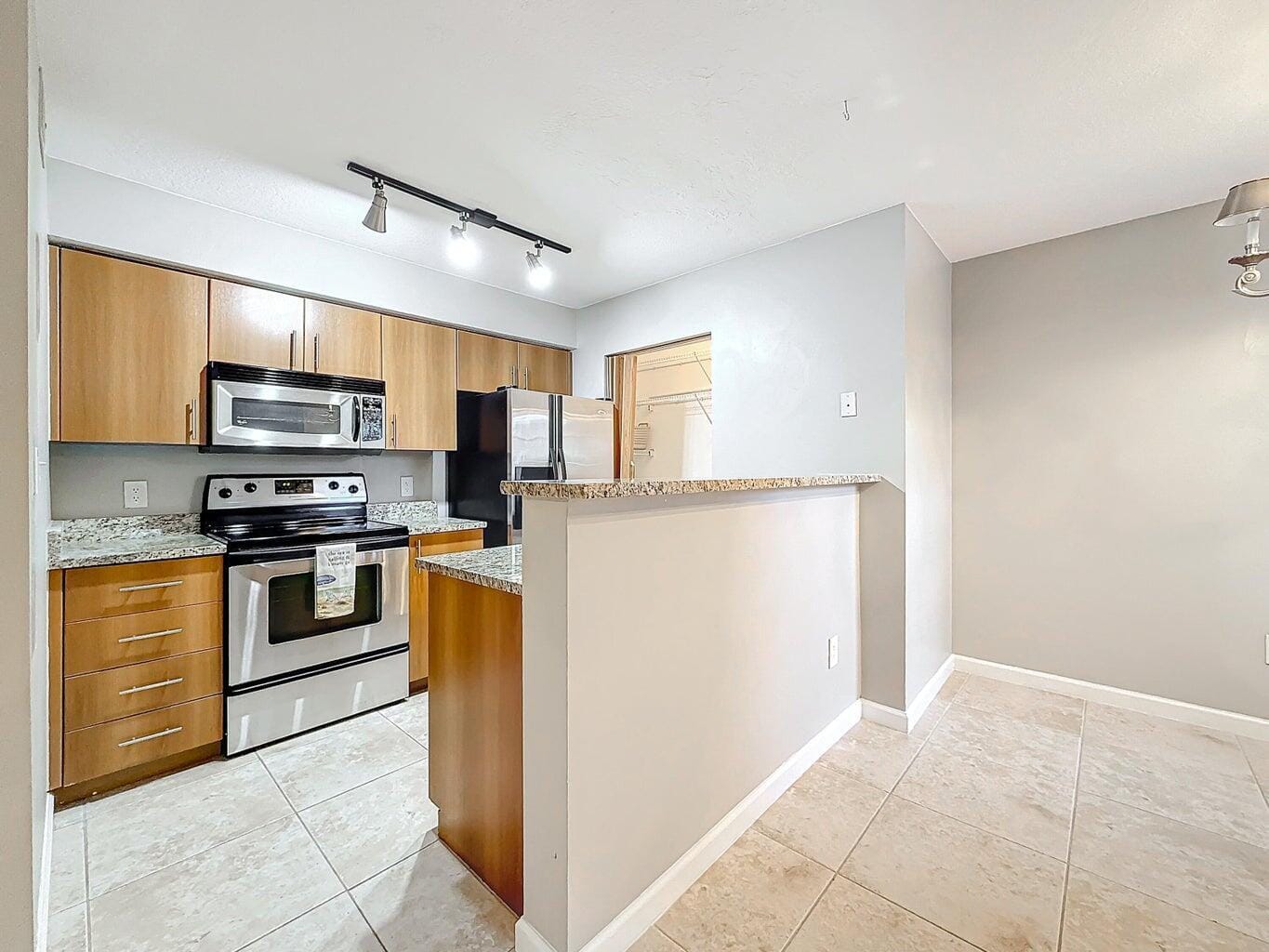 1020 CRYSTAL Way M — photo 4