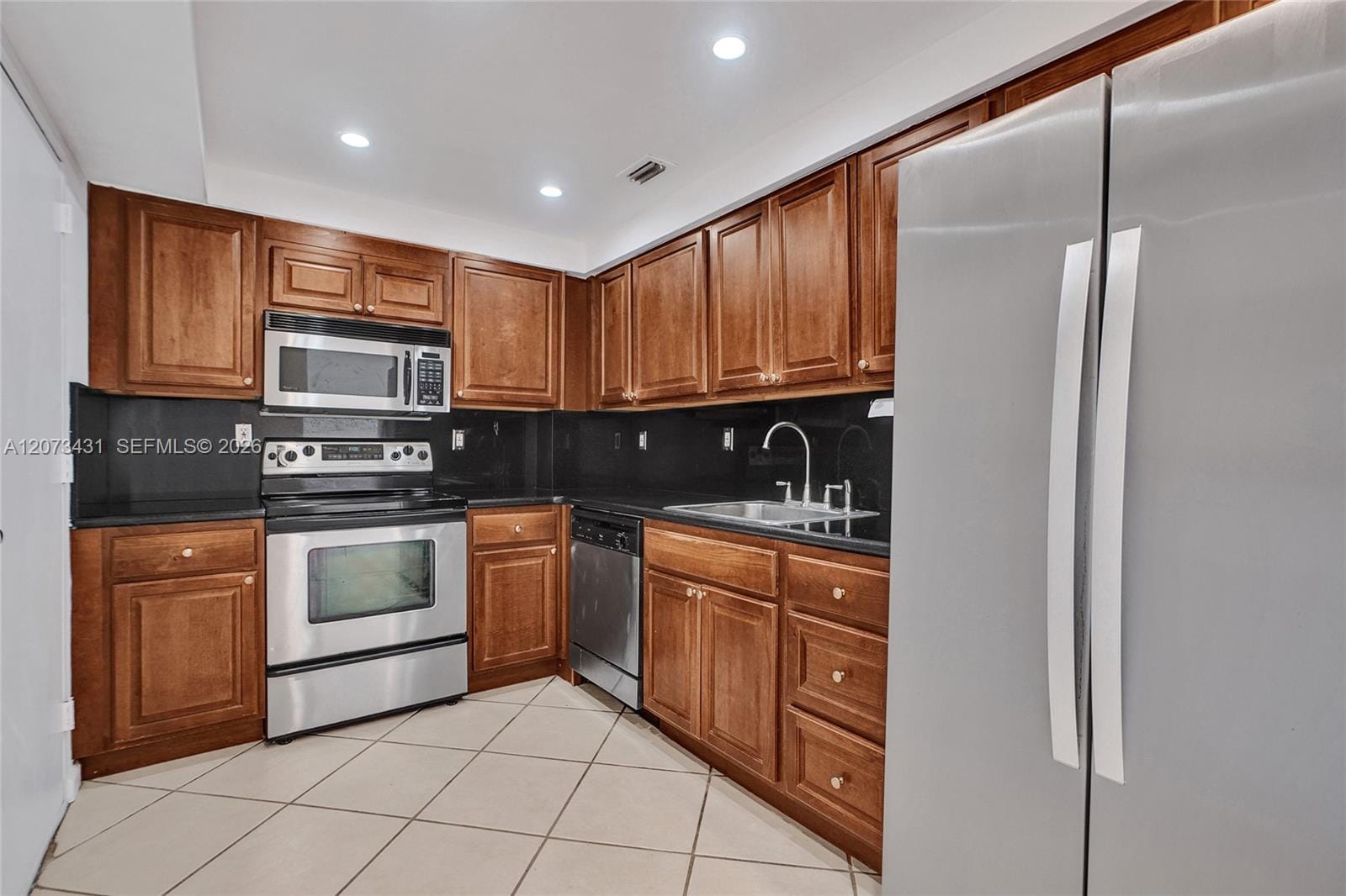 10350 W Bay Harbor Drive 3G — photo 4