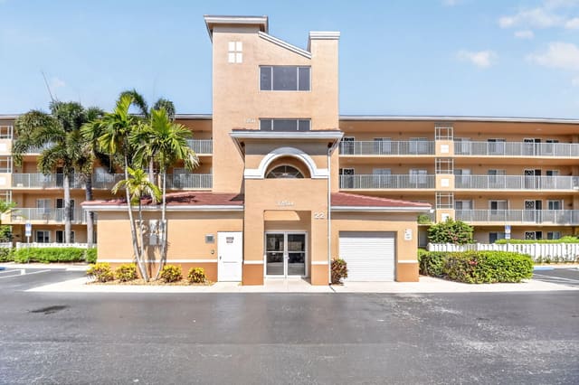 12511 Imperial Isle Drive 205, Boynton Beach, FL 33437
