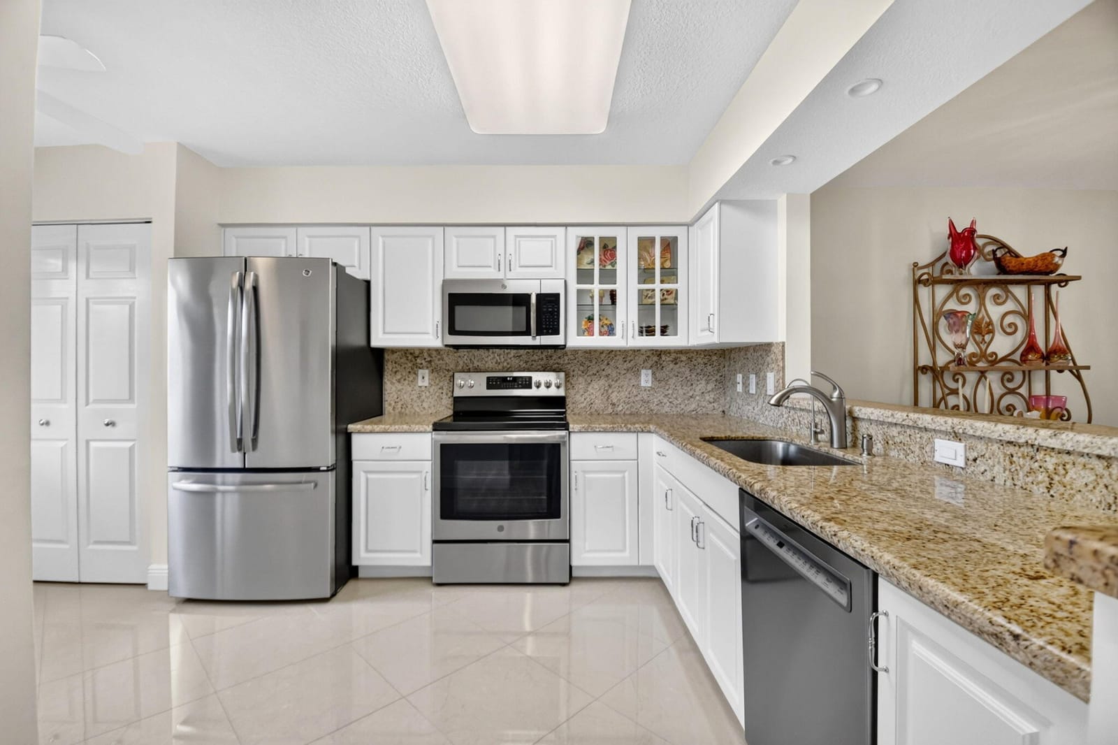 12511 Imperial Isle Drive 205 — photo 5