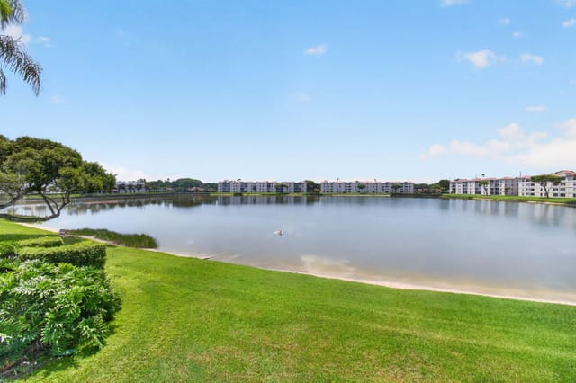 14095 Royal Vista Drive 201, Huntington Pointe, Delray Beach, FL