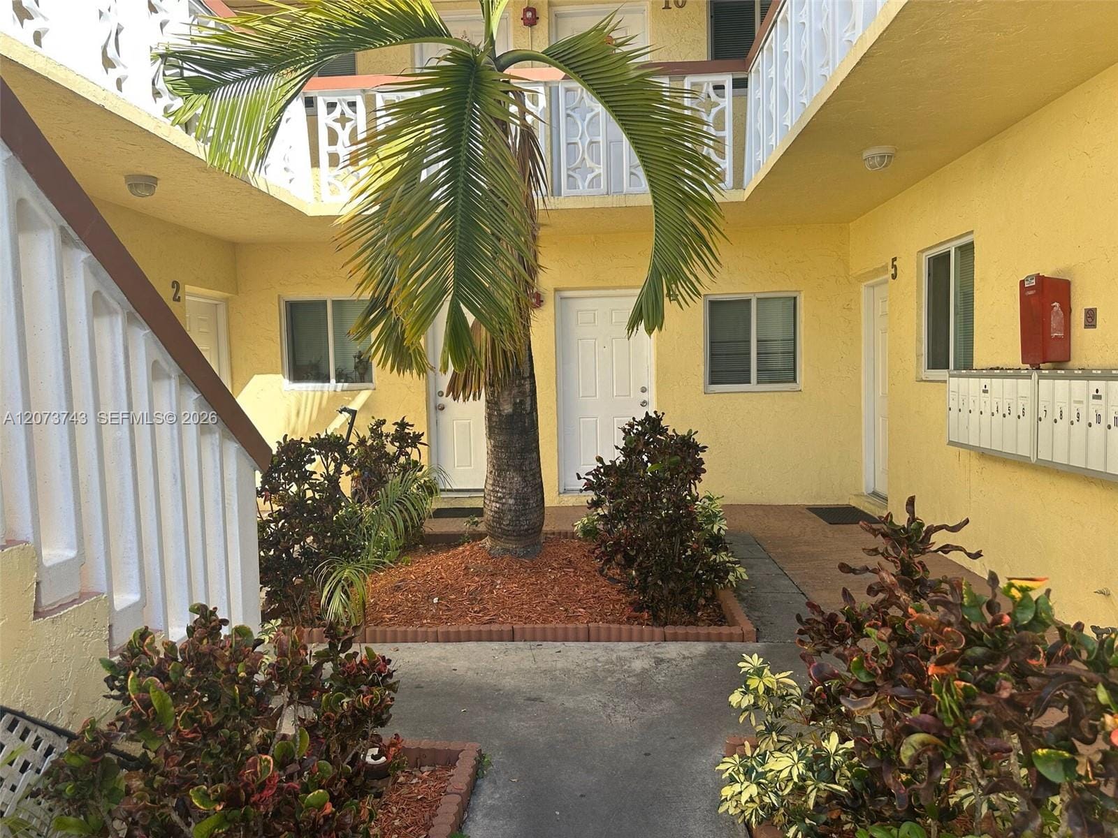 724 NE 4th Street 5, Hallandale Beach, FL 33009