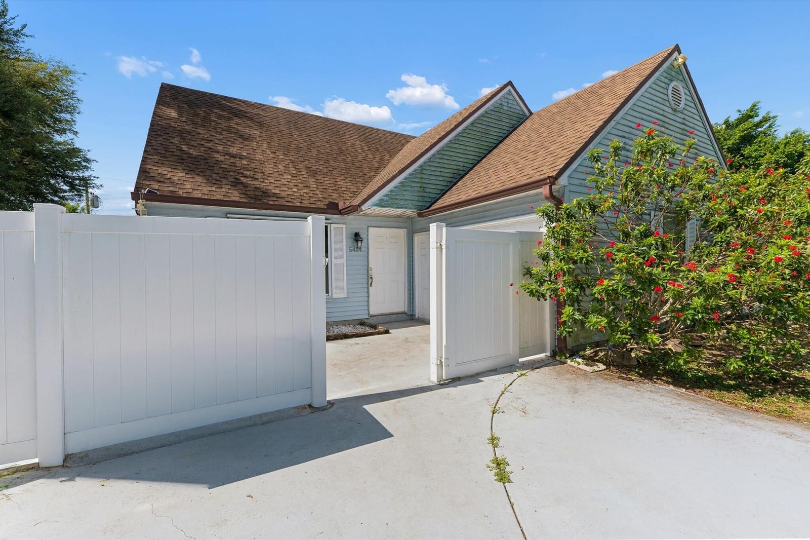 5414 SUNRISE Boulevard — photo 3