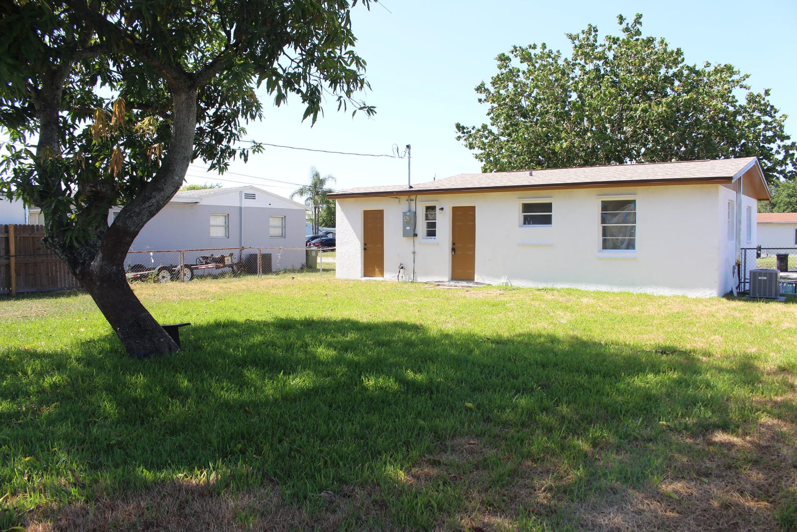 2304 NW 15th Court — photo 3