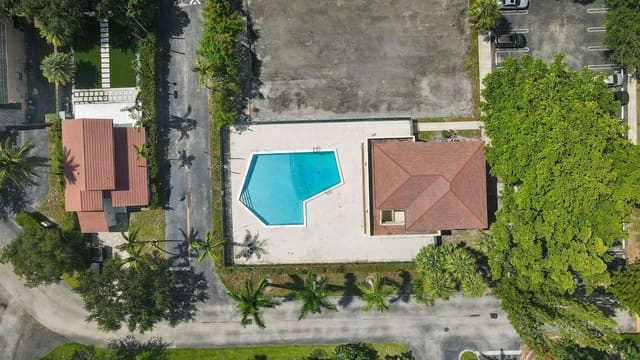 10792 La Placida Drive 4, Coral Springs, FL 33065