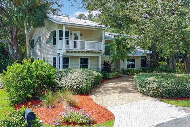 15 HERITAGE Way, Sewalls Point, FL 34996