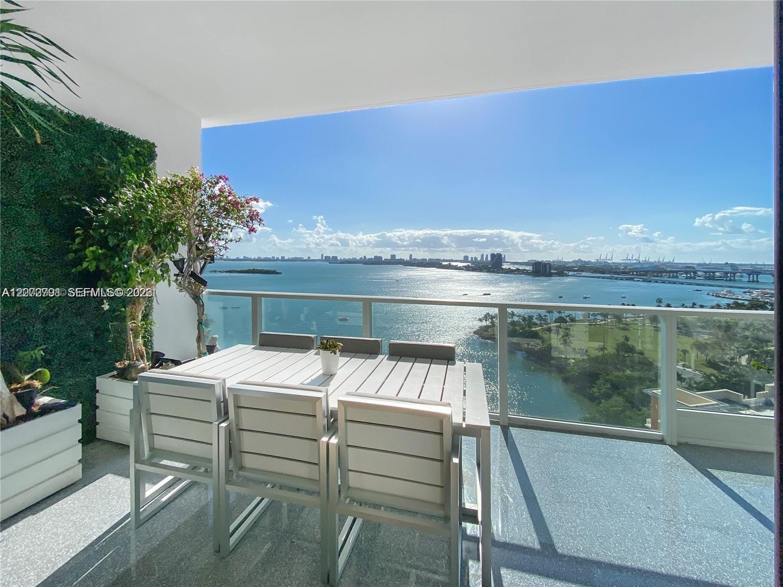 2020 N Bayshore Drive 1606 — photo 3