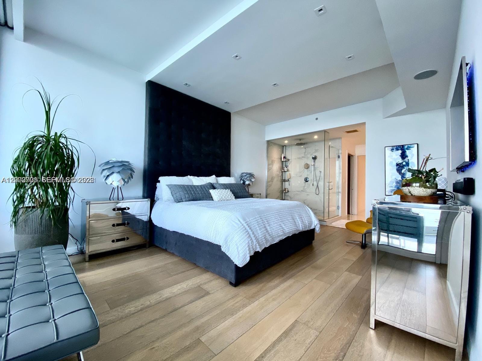 2020 N Bayshore Drive 1606 — photo 7