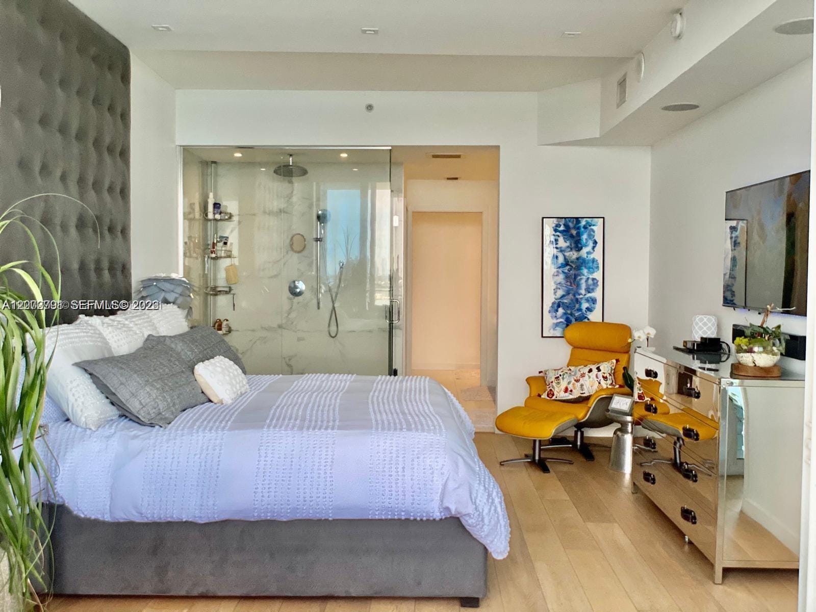 2020 N Bayshore Drive 1606 — photo 9