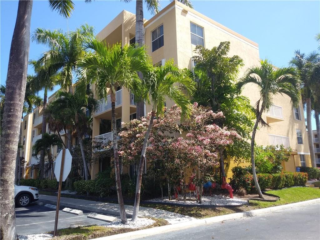 1341 SE 3rd Avenue 201, Dania Beach, FL 33004