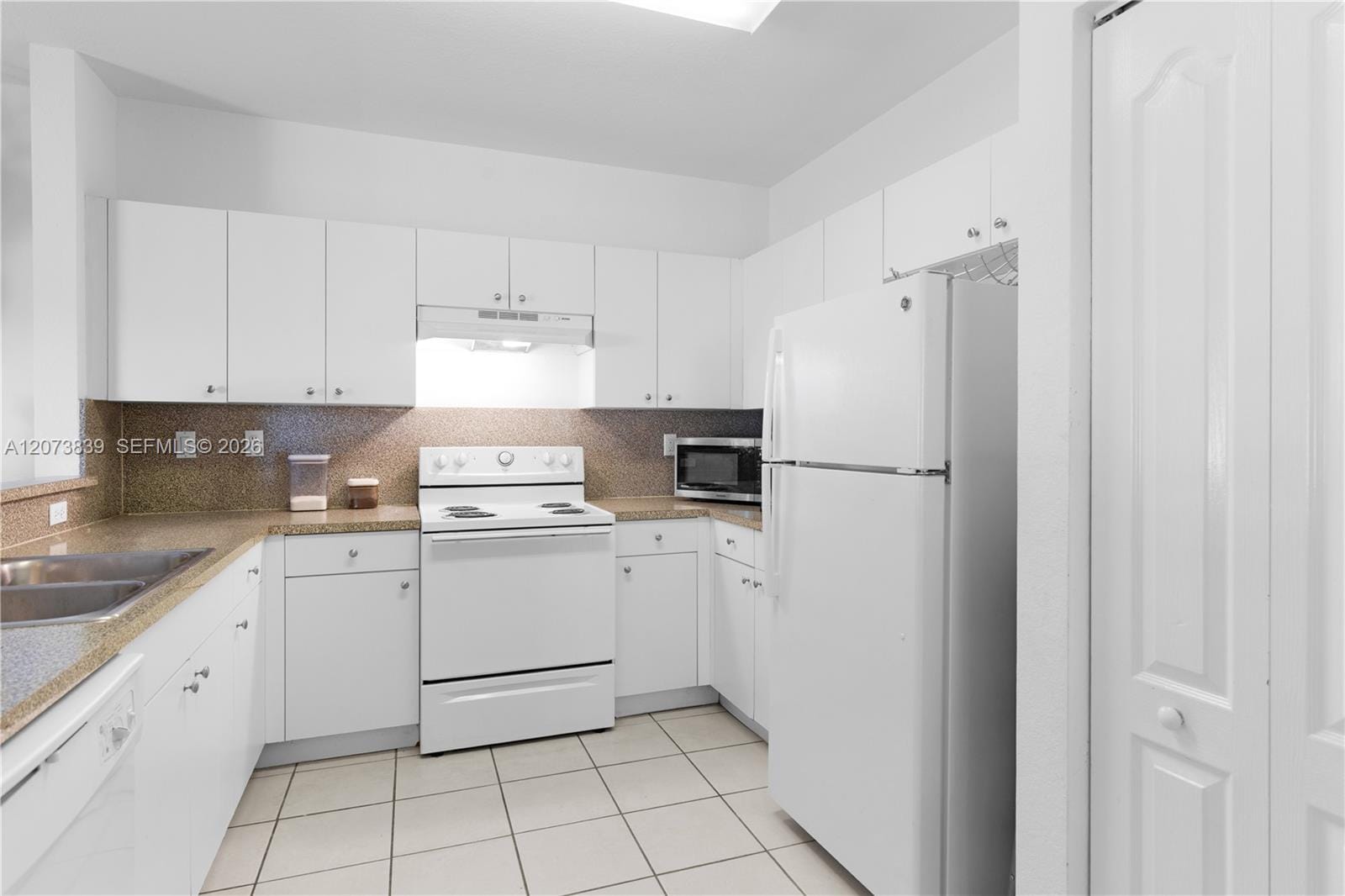 8549 SW 214th Lane, Cutler Bay, FL 33189 photo 11