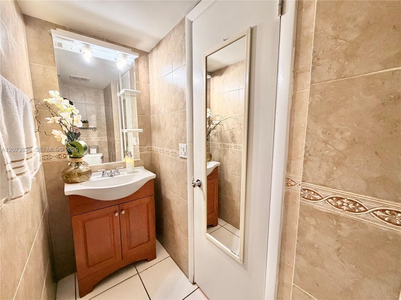 3730 Inverrary Drive 1G — photo 6