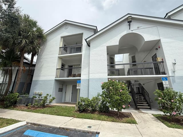 7650 Westwood Drive 504, Tamarac, FL 33321