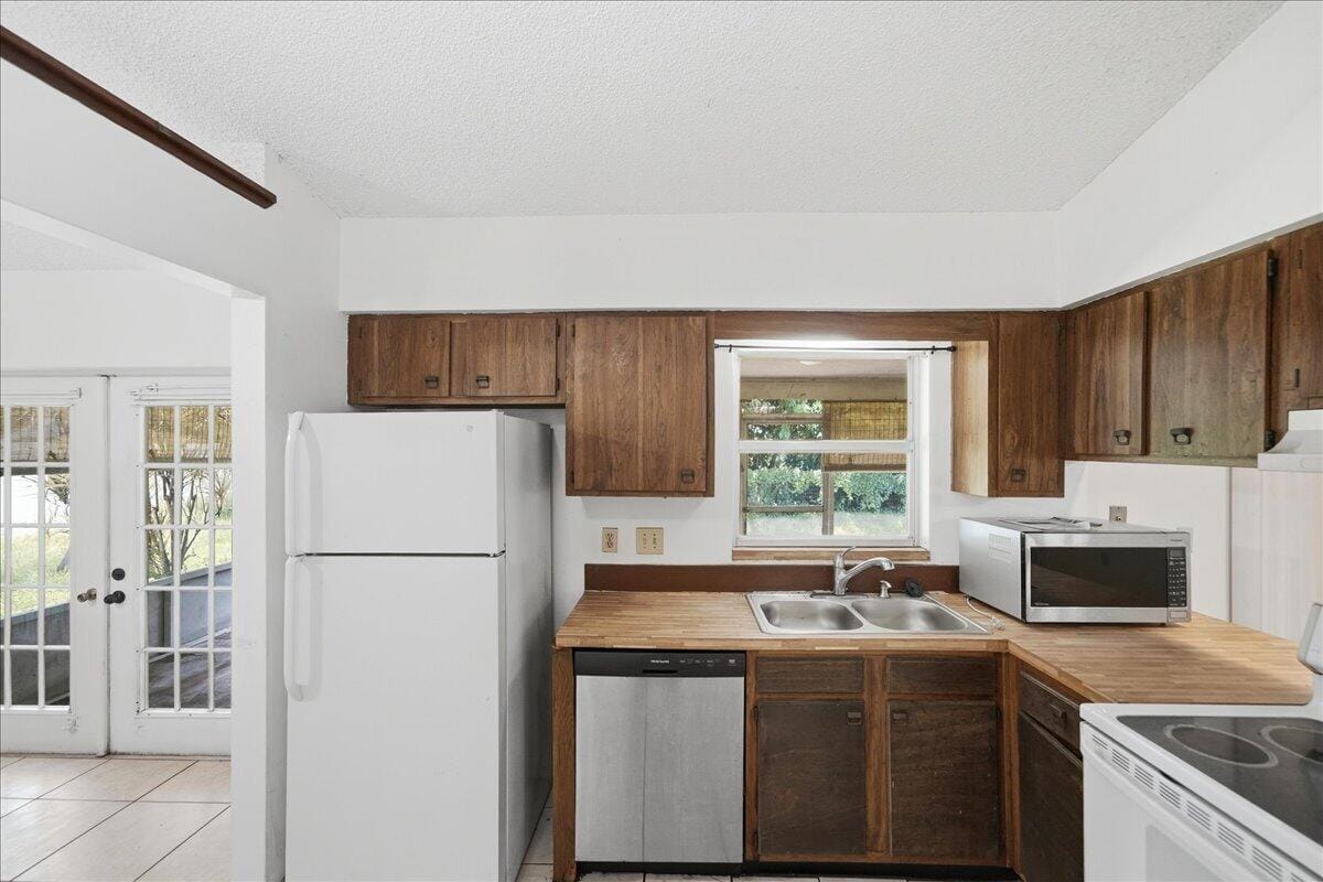 1646 SE HOLIDAY Road, Port St. Lucie, FL 34952 photo 20