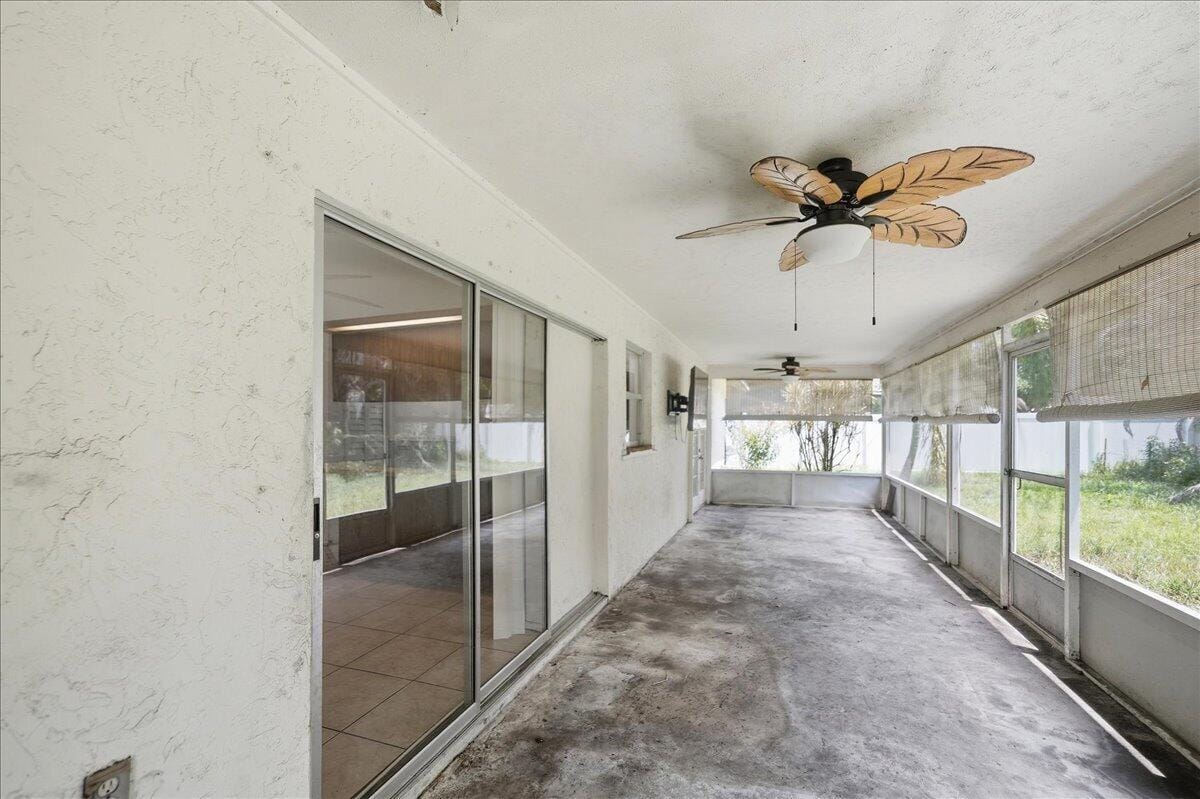 1646 SE HOLIDAY Road, Port St. Lucie, FL 34952 photo 29