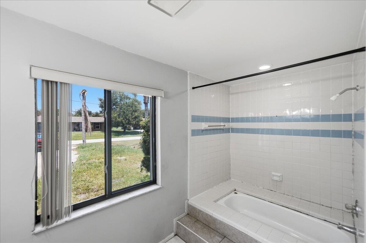 1646 SE HOLIDAY Road, Port St. Lucie, FL 34952 photo 30