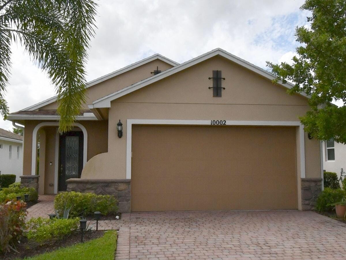 10002 SW Trumpet Tree Circle, Port St. Lucie, FL 34987
