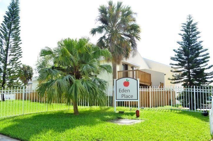 645 Executive Center Drive R-105 — photo 1