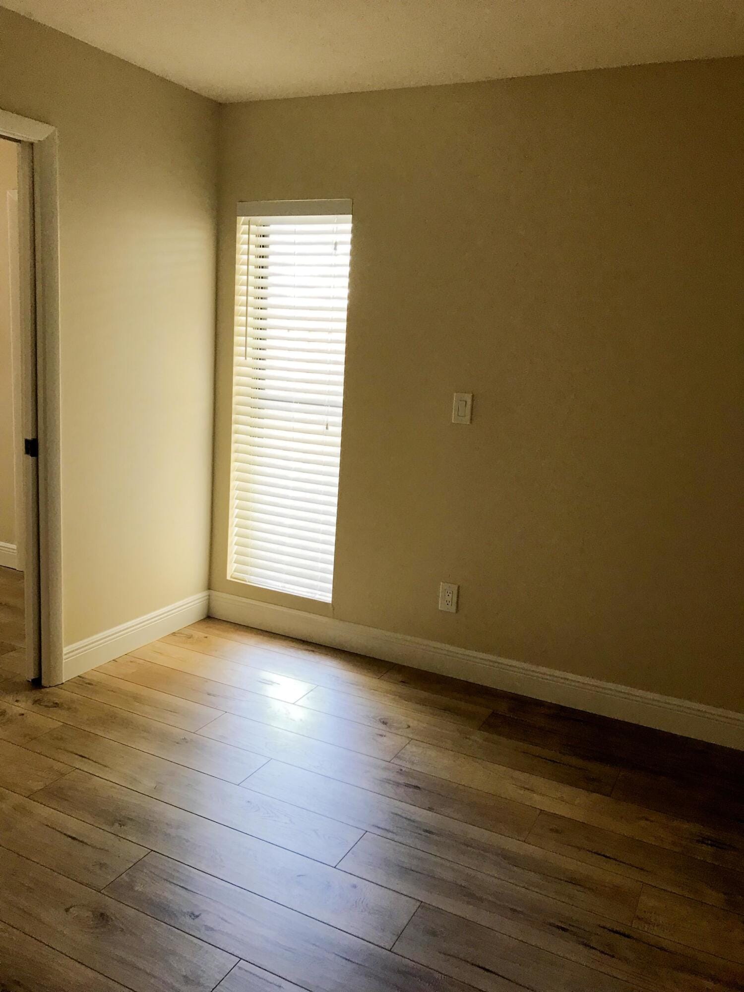 645 Executive Center Drive R-105 — photo 10