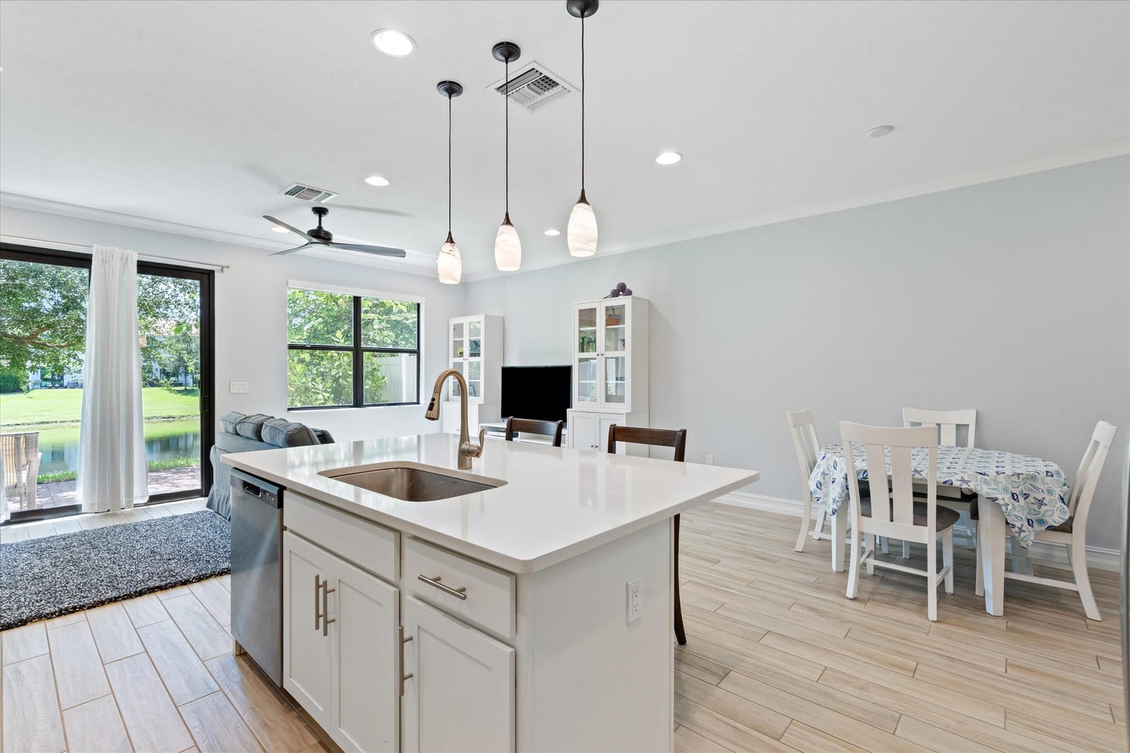 10076 BRICKHILL Drive — photo 4