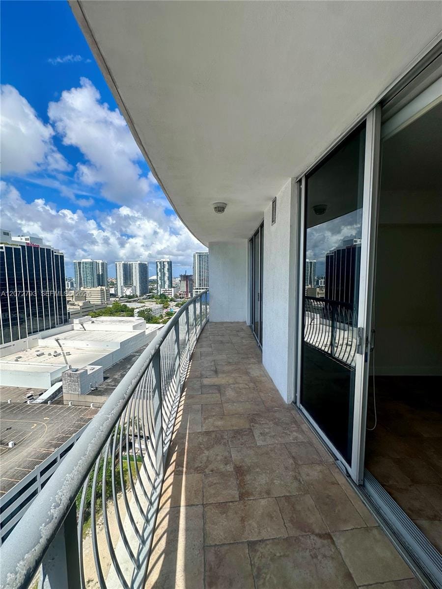 1750 N Bayshore Drive 2406 — photo 2