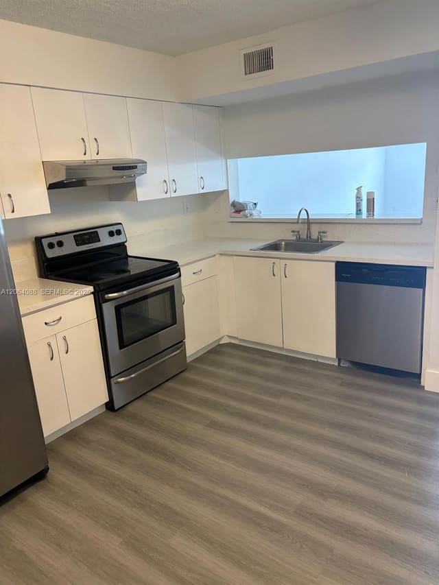 14931 SW 82nd Terrace 4-206, Miami, FL 33193