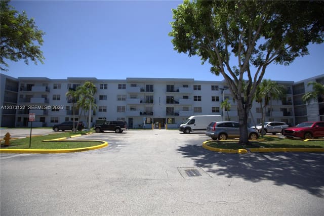 1221 SW 122nd Avenue 403, Segovia, Miami, FL