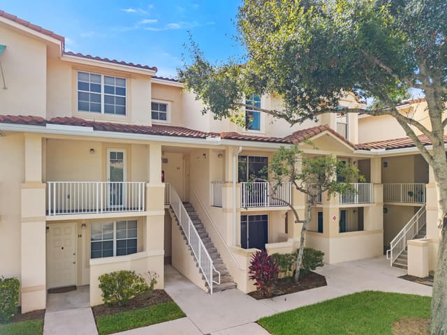 4772 CHANCELLOR Drive 23, sold in Village At Abacoa Condo, Jupiter, FL