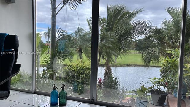 6821 Brookline Drive 6821, Country Club Of Miami Con, Hialeah, FL