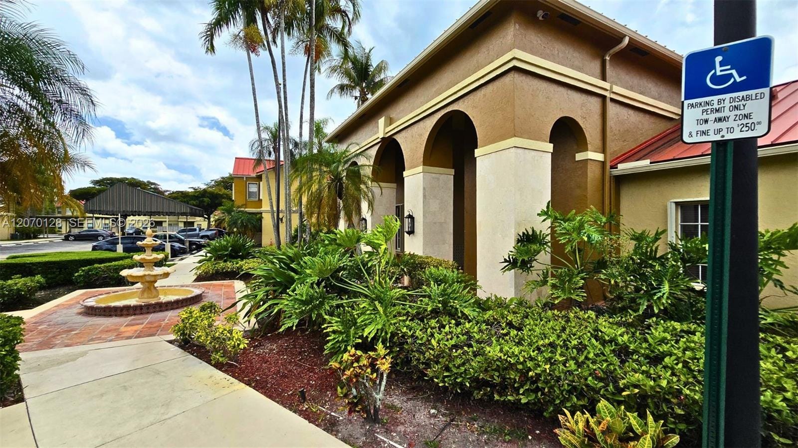 18332 NW 68th Avenue H, Hialeah, FL 33015
