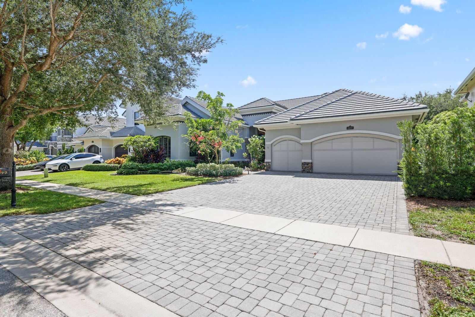 8977 Stone Pier Drive — photo 2