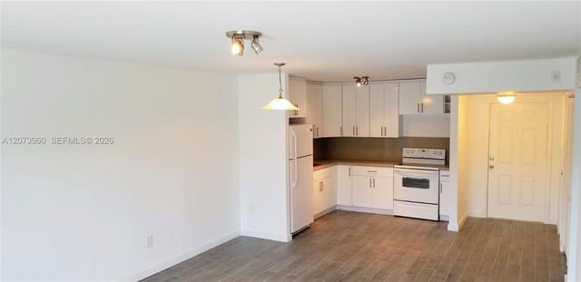 15205 NE 6th Avenue D204, Miami, FL 33162