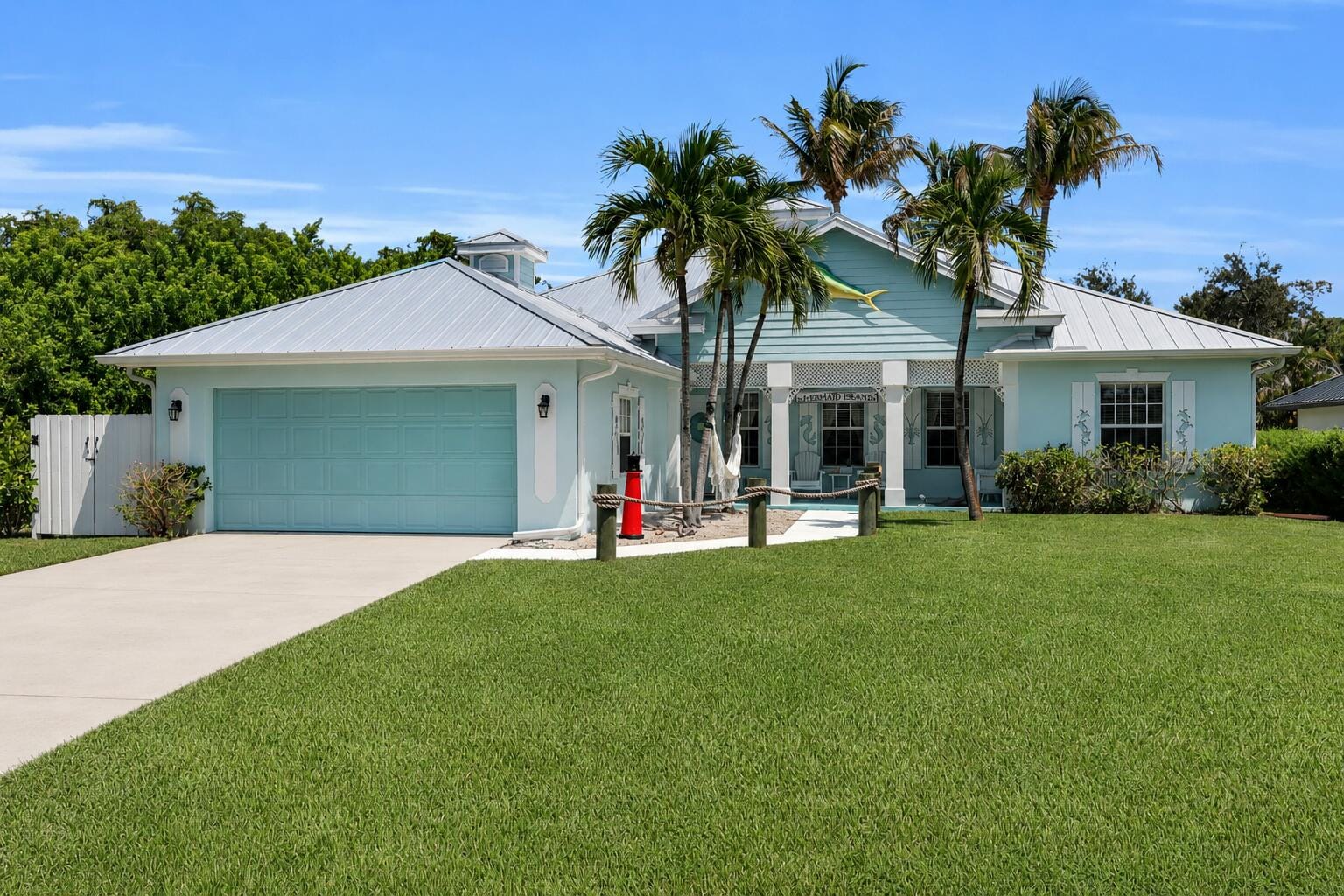 10831 SE Pinegrove Street, Tequesta, FL 33469