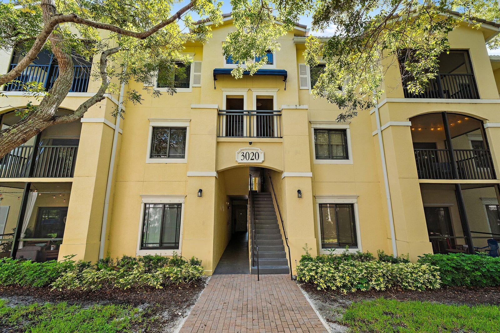 3020 ALCAZAR Place 106 — photo 3