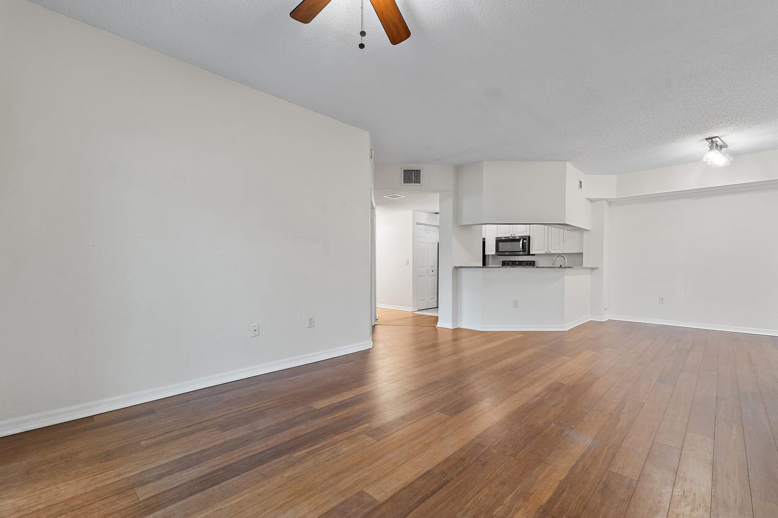 3020 ALCAZAR Place 106 — photo 9