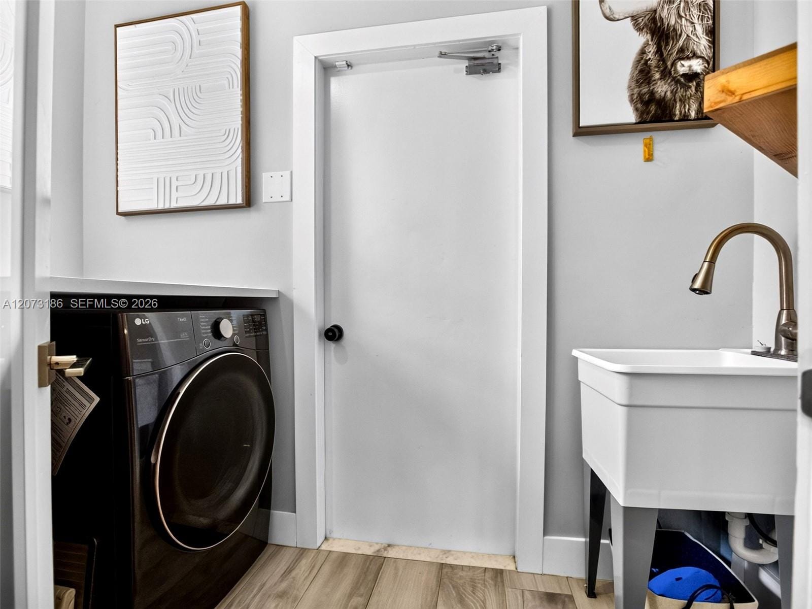 719 Crystal Court — photo 11
