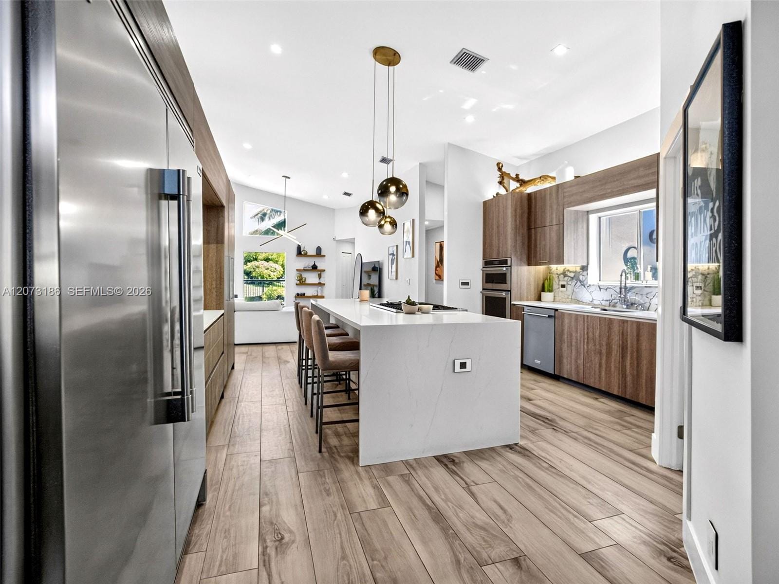 719 Crystal Court — photo 4