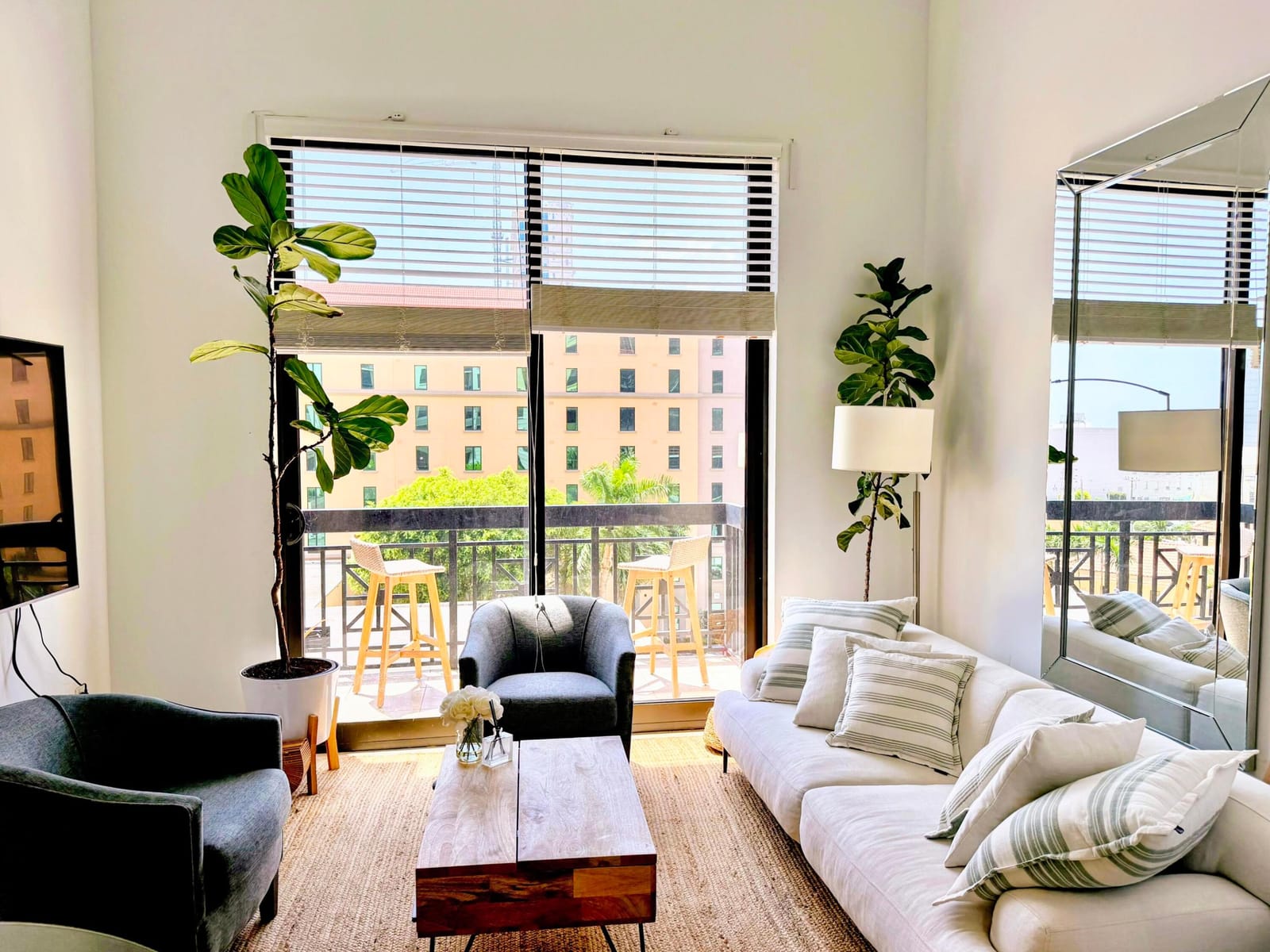 801 S Olive Avenue 403