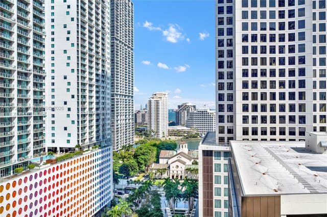 68 SE 6th Street 1207, Miami, FL 33131