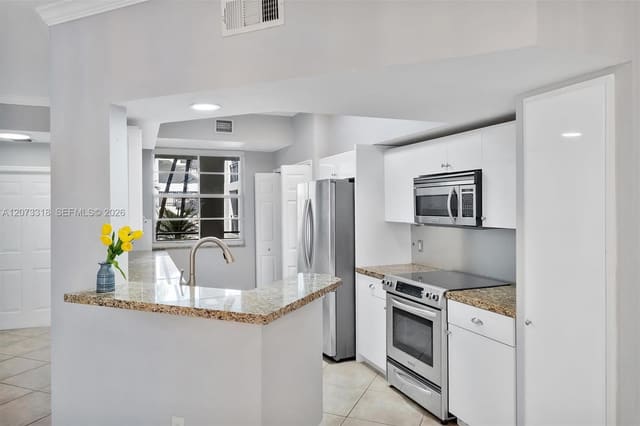 3215 NE 184th Street 14208, Aventura, FL 33160